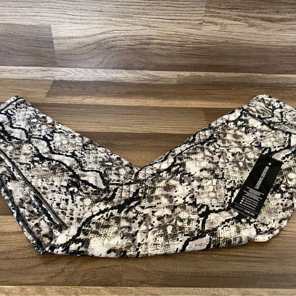 kyodan leggings High Rise Snake Print Size Small